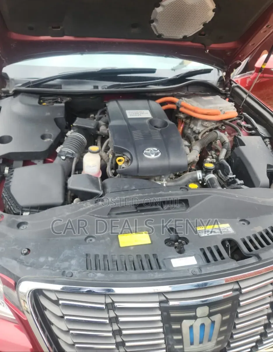 Toyota Crown 2014 Red