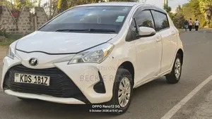 Toyota Vitz 2017 Pearl