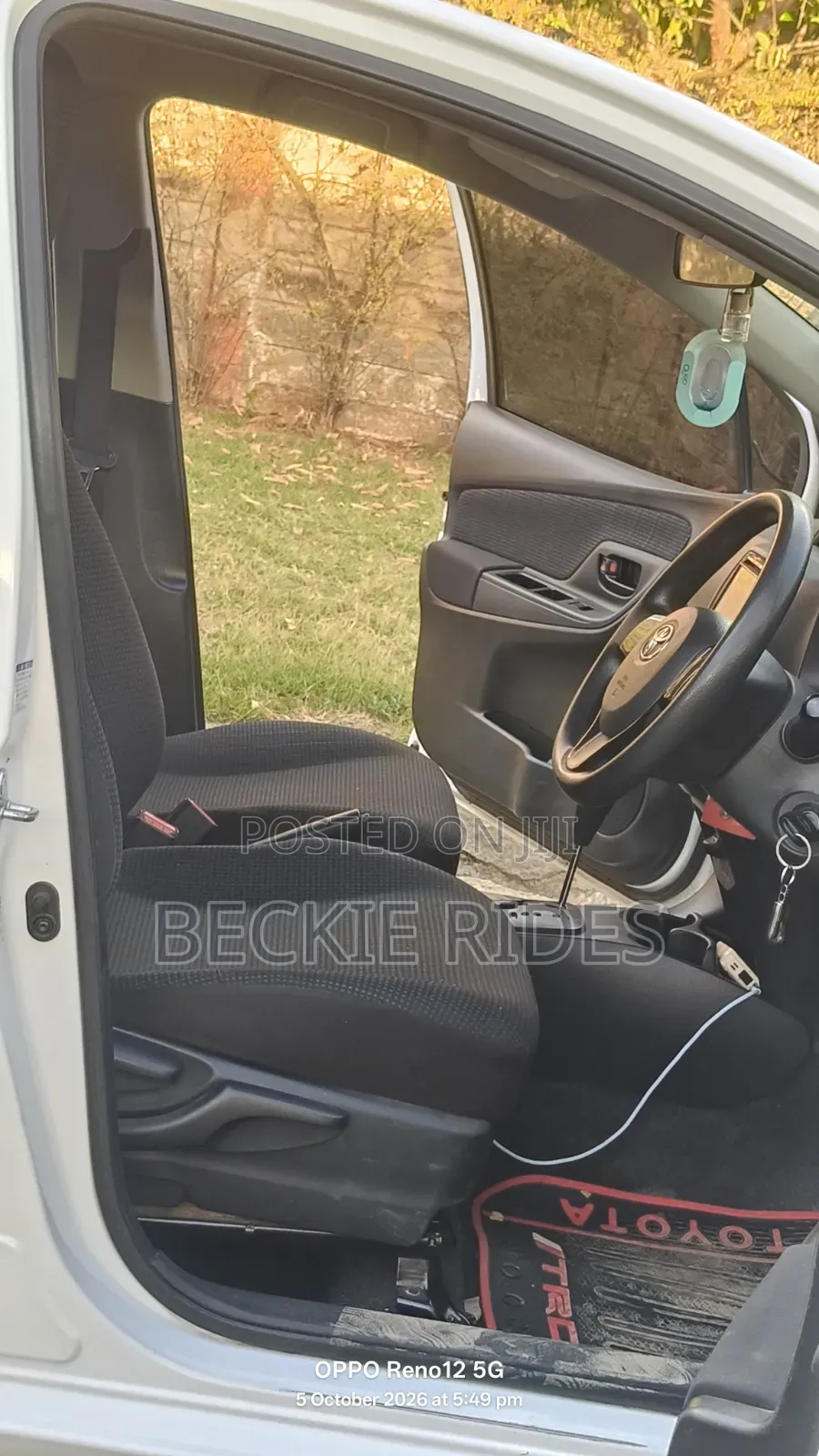 Toyota Vitz 2017 Pearl