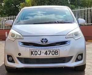 Toyota Ractis 2015 Gray