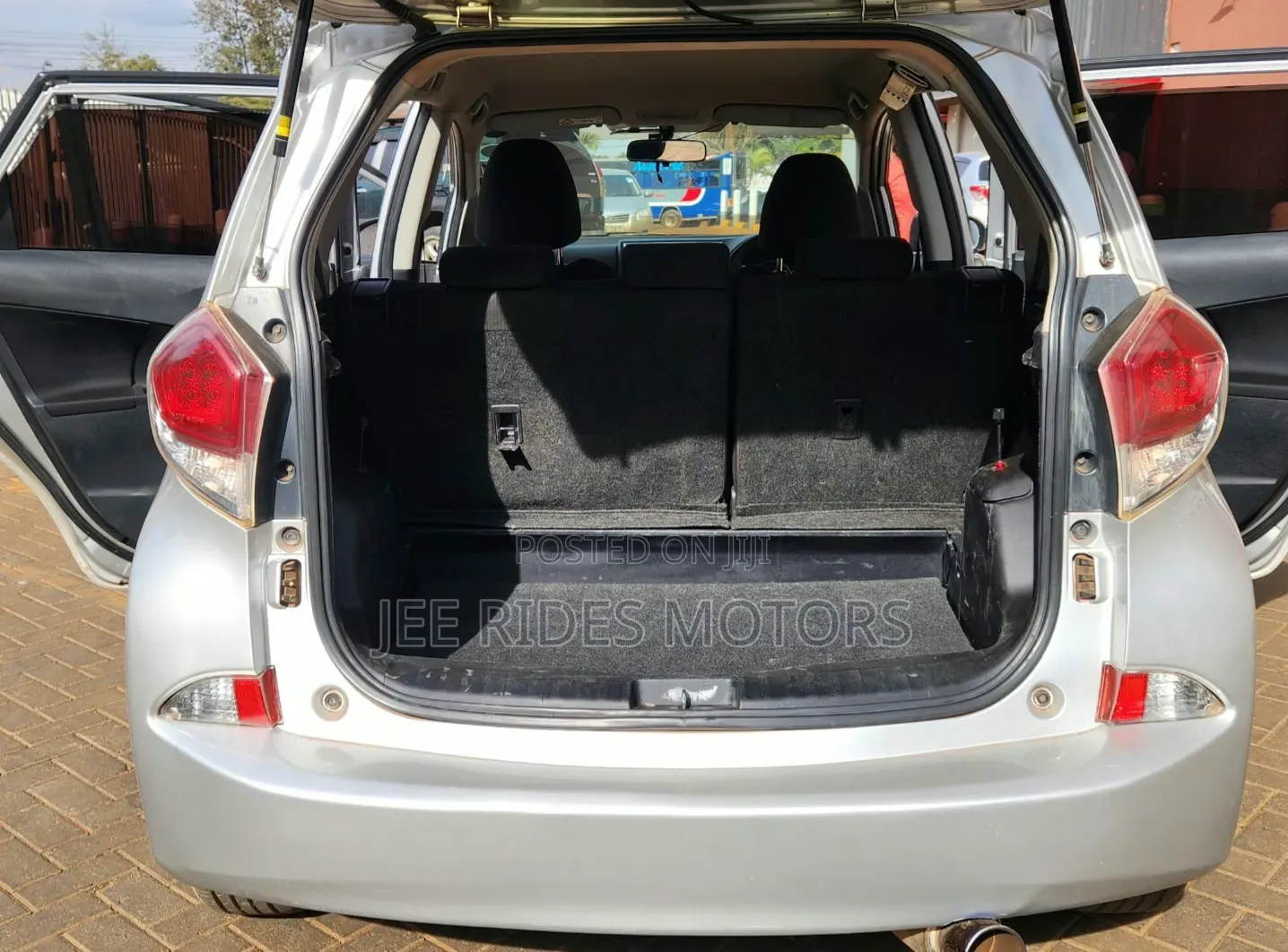 Toyota Ractis 2015 Gray