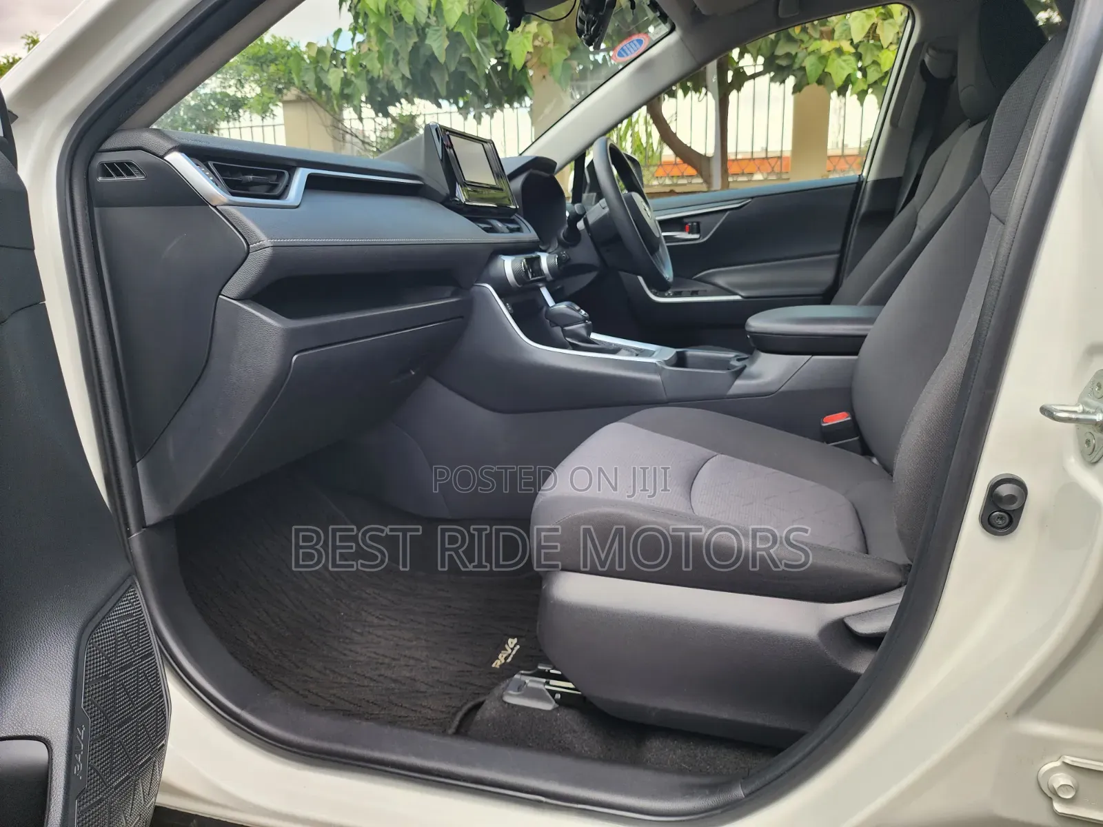 Toyota RAV4 2019 White