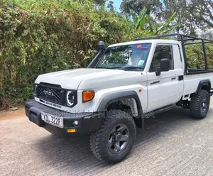 Toyota Land Cruiser 2023 White