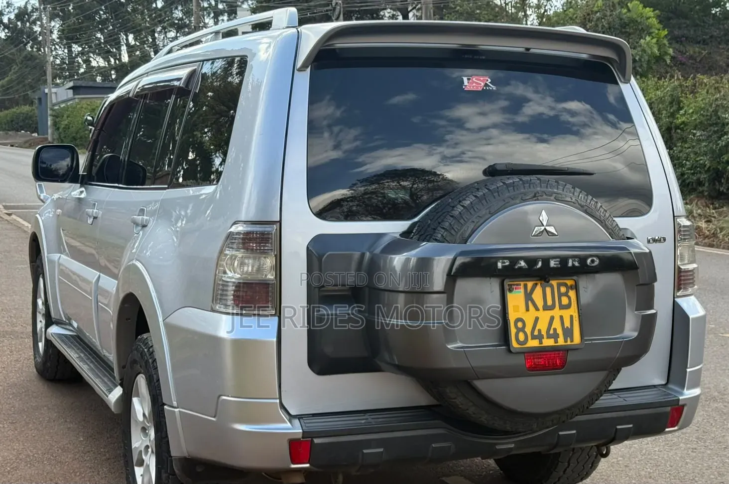 Mitsubishi Pajero 2015 Silver