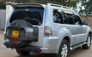 Mitsubishi Pajero 2015 Silver