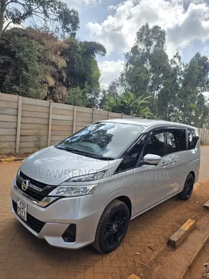 Nissan Serena 2017 Silver