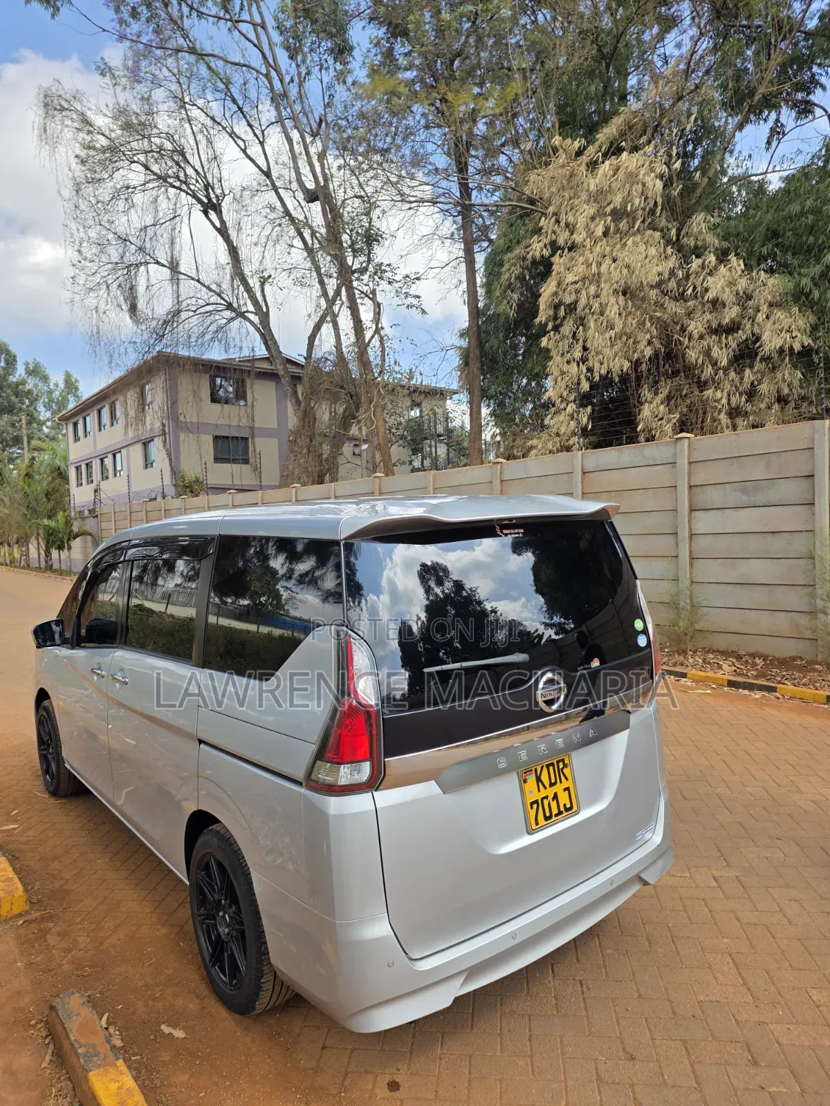 Nissan Serena 2017 Silver