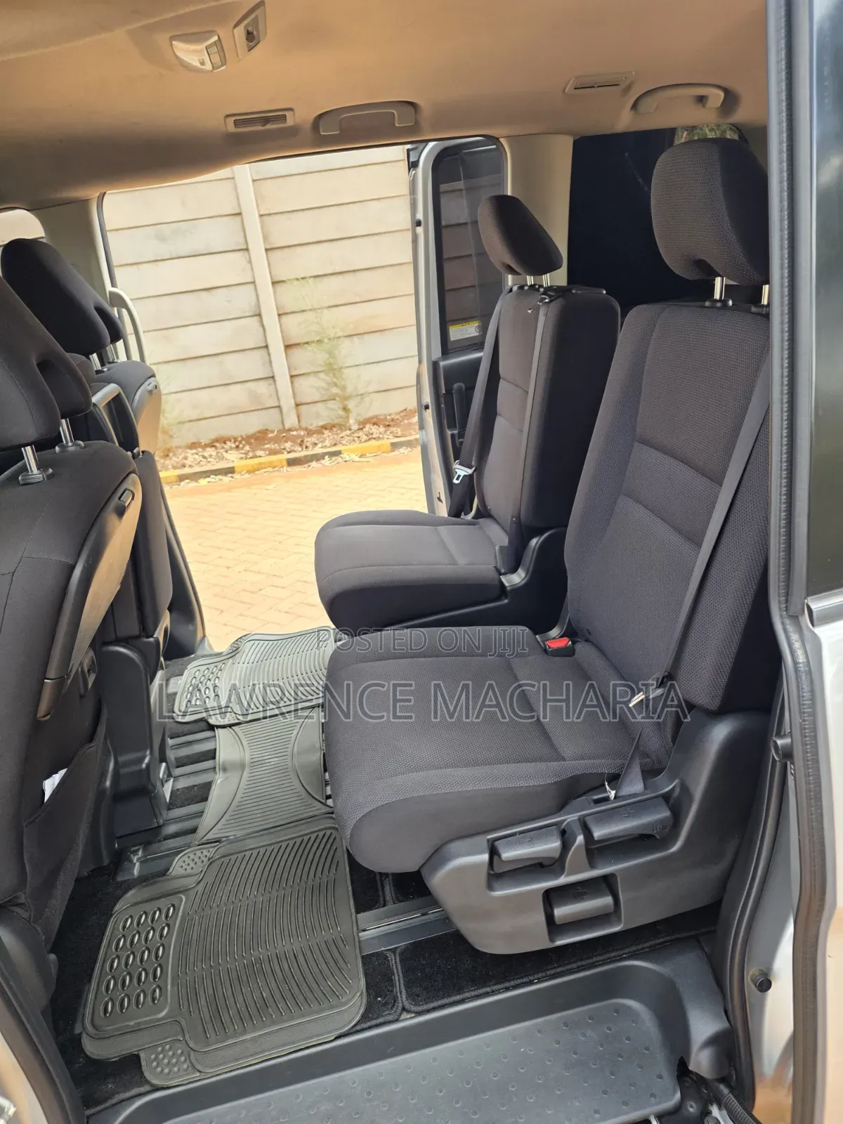 Nissan Serena 2017 Silver