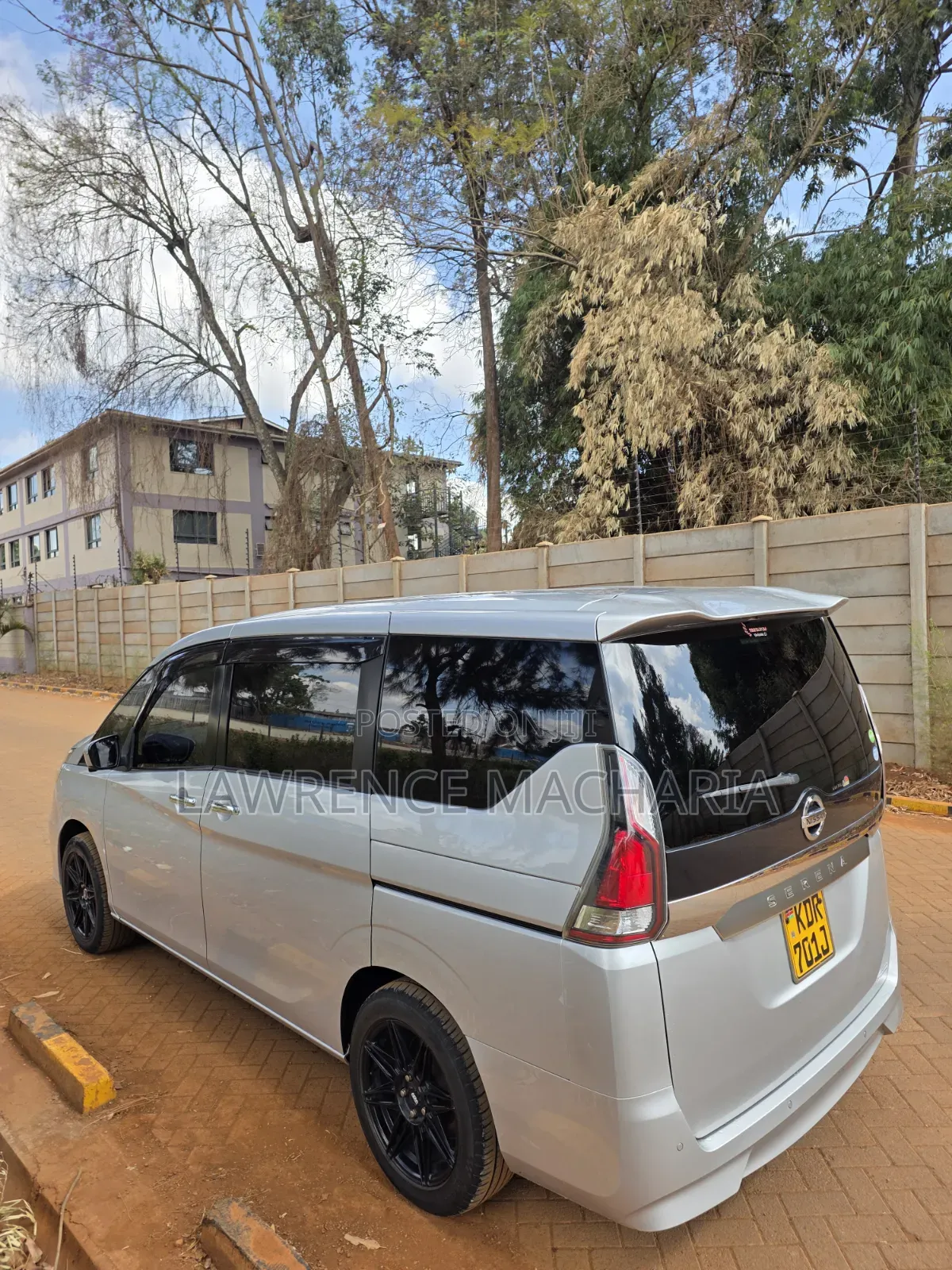 Nissan Serena 2017 Silver
