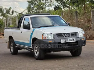 Nissan Hardbody 2011 Pearl