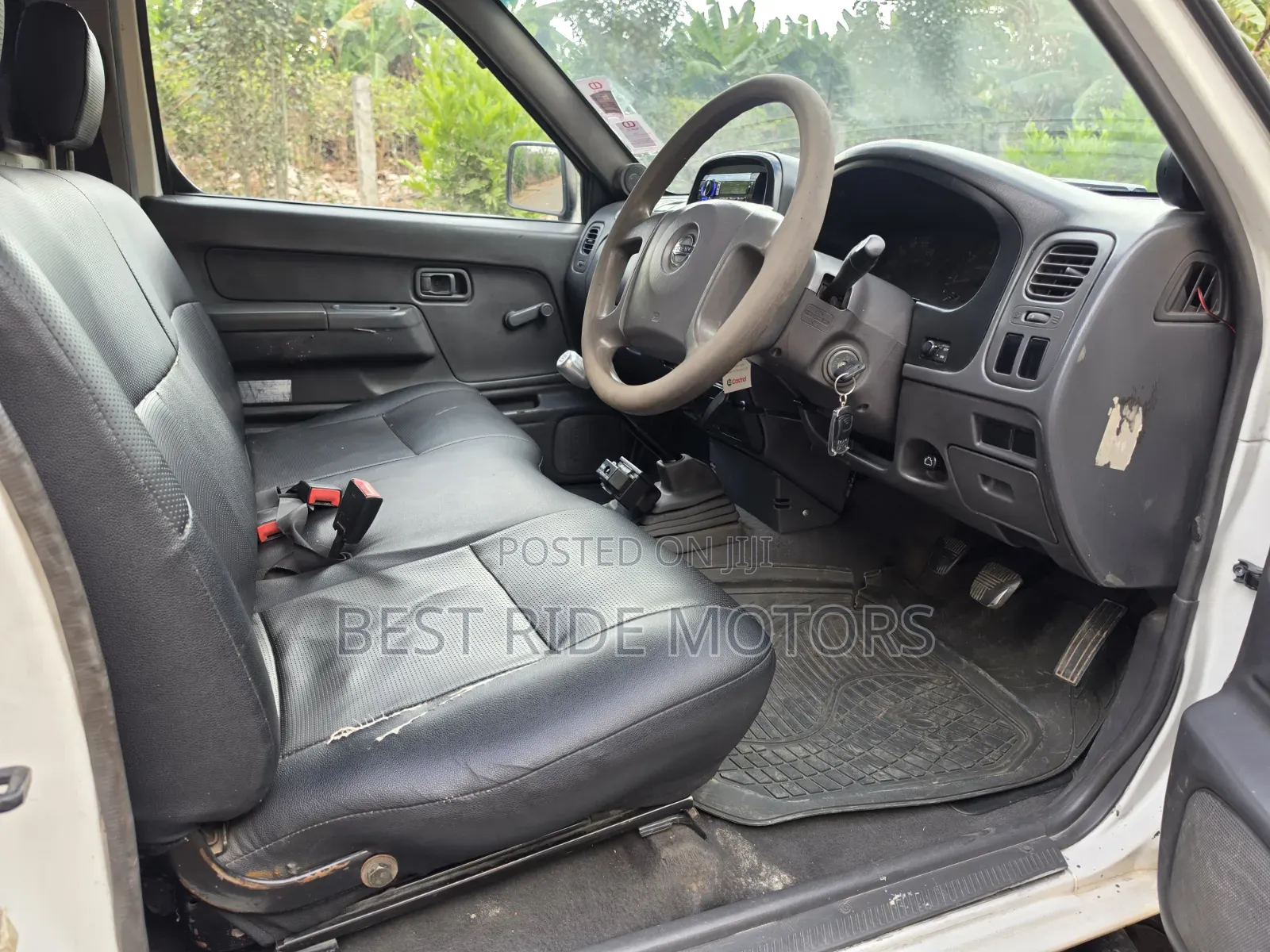 Nissan Hardbody 2011 Pearl