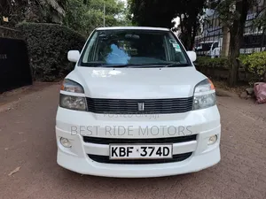 Toyota Voxy 2002 White