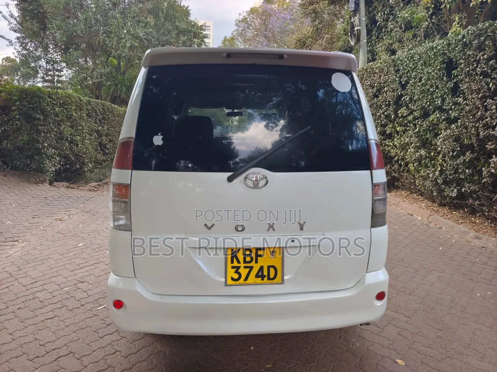 Toyota Voxy 2002 White