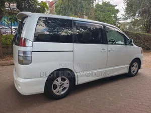 Toyota Voxy 2002 White