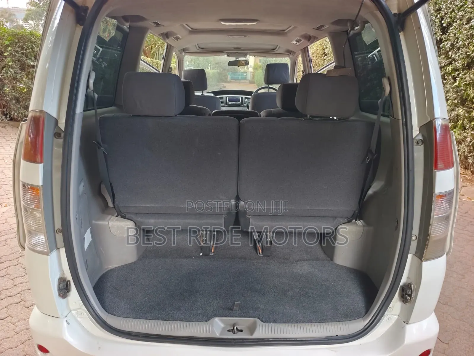 Toyota Voxy 2002 White