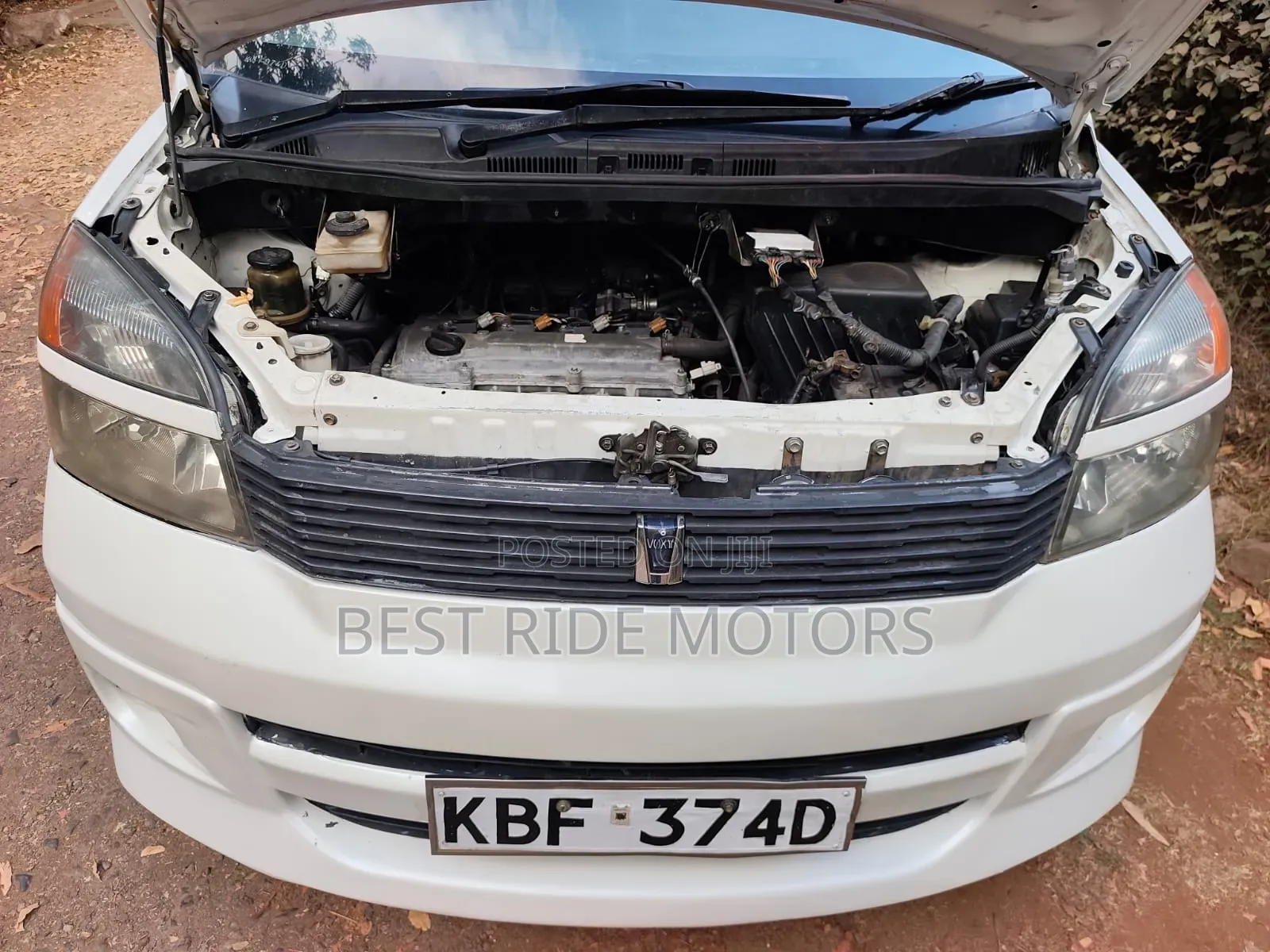 Toyota Voxy 2002 White