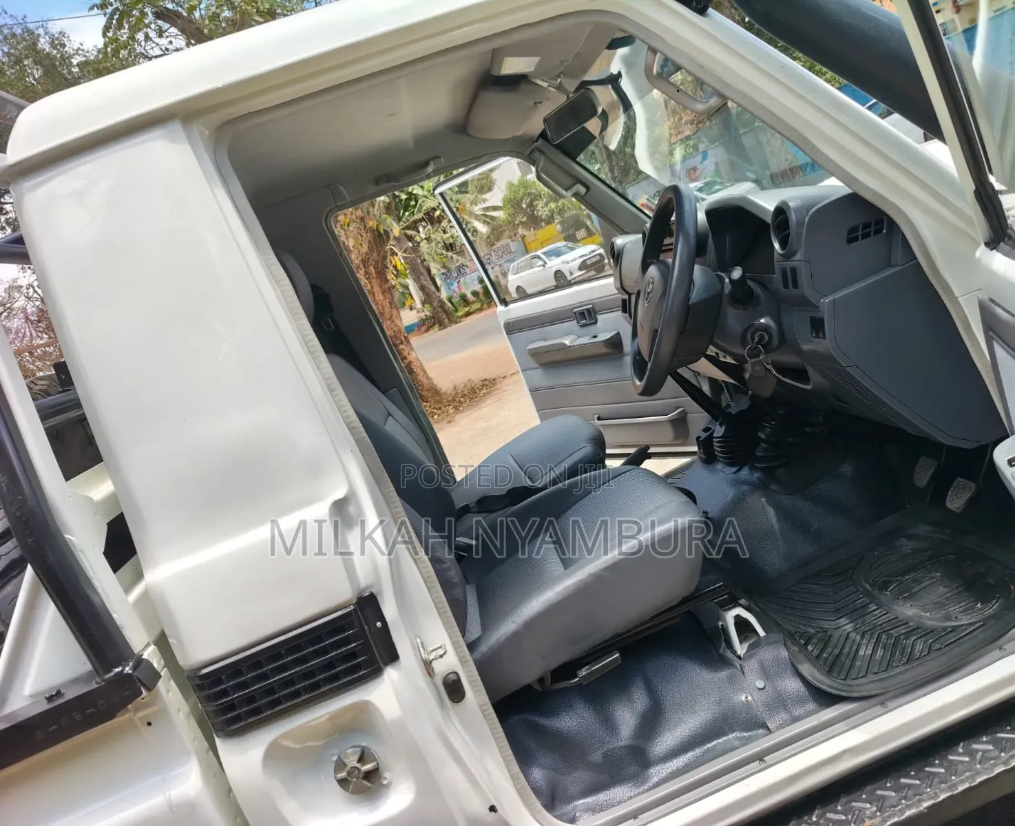 Toyota Land Cruiser 2023 White