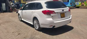 Subaru Legacy 2.5i Limited 2009 White