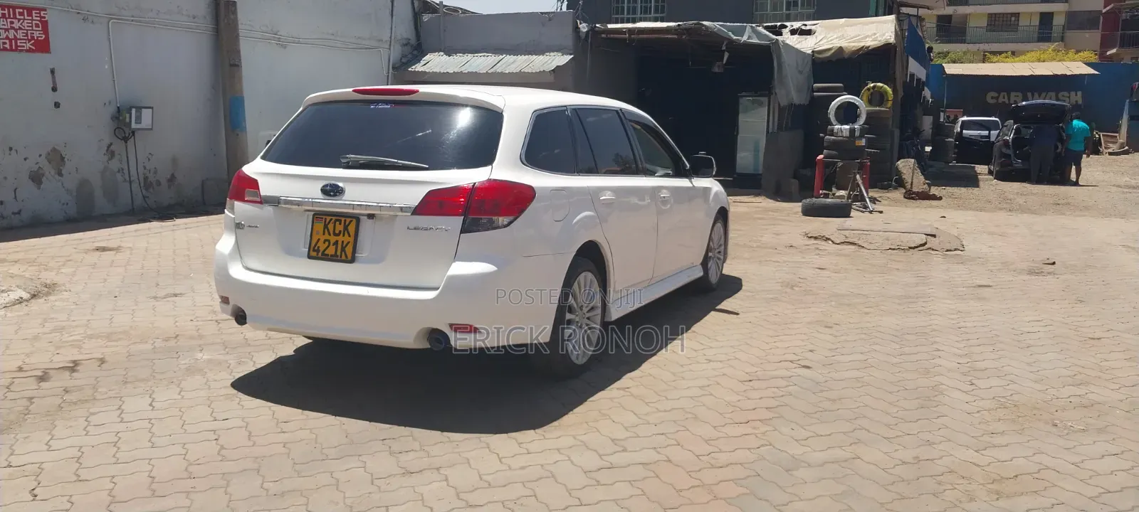 Subaru Legacy 2.5i Limited 2009 White