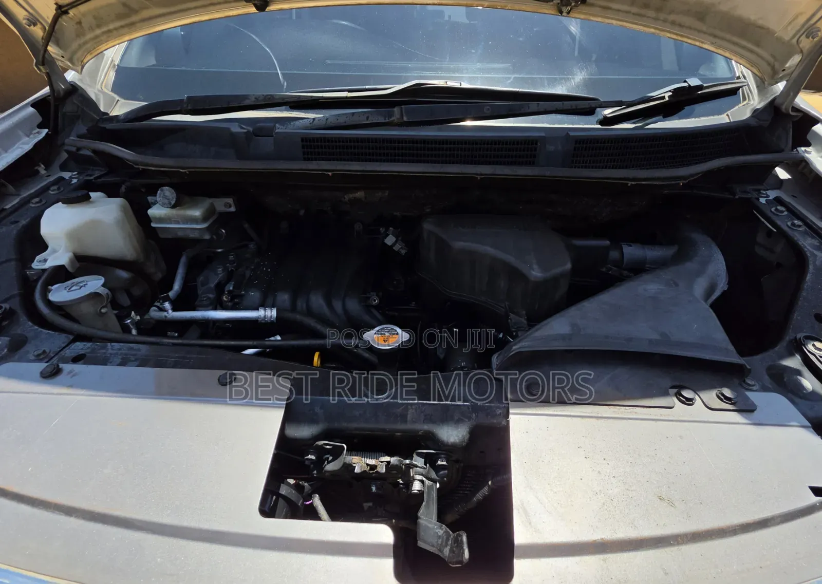 Nissan Serena 2011 Silver