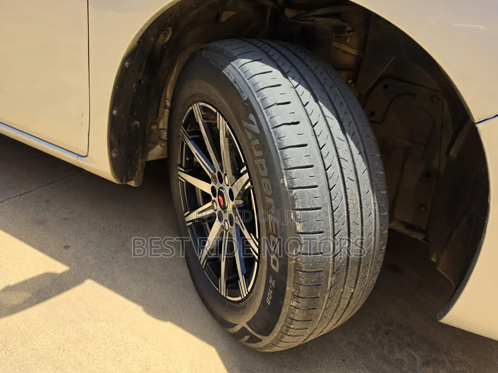 Nissan Serena 2011 Silver