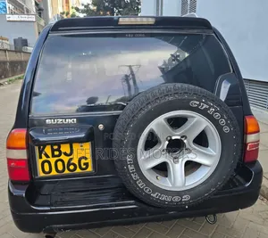 Suzuki Escudo 2002 Black