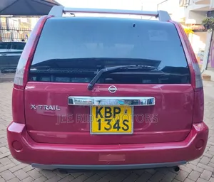 Nissan X-Trail 2004 Red