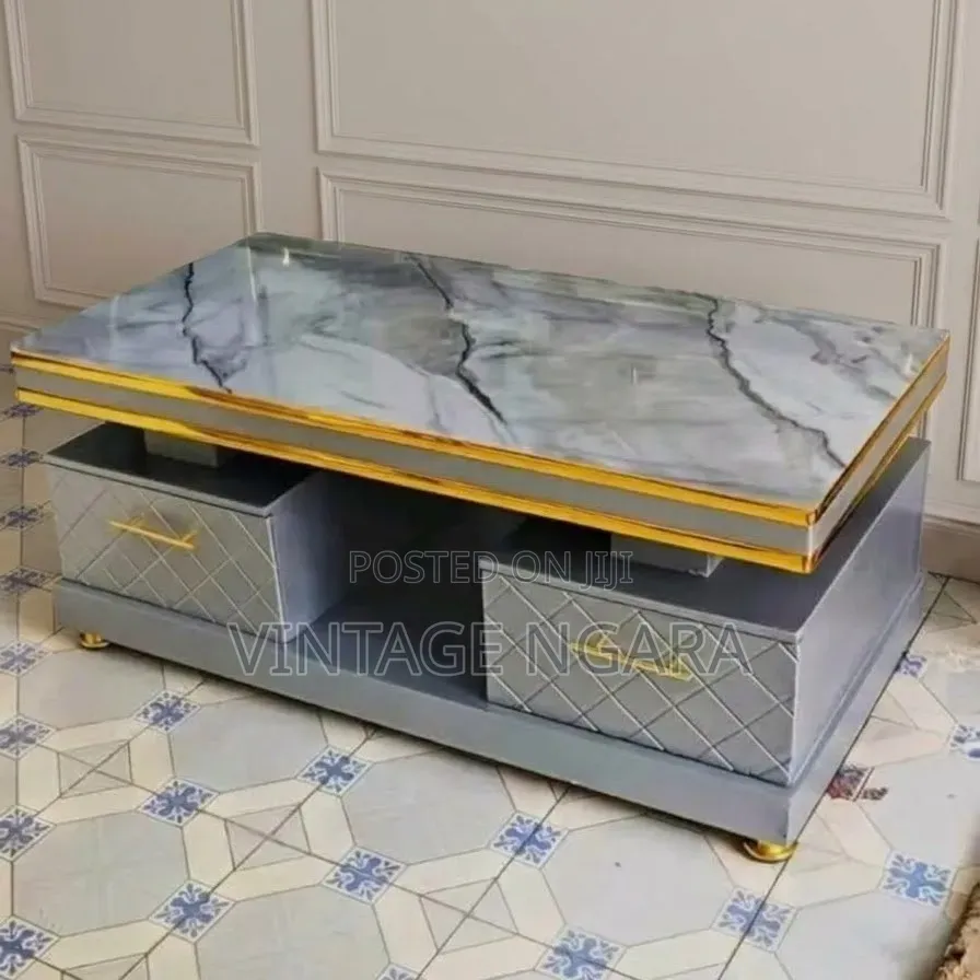 Sleek Dinning Table