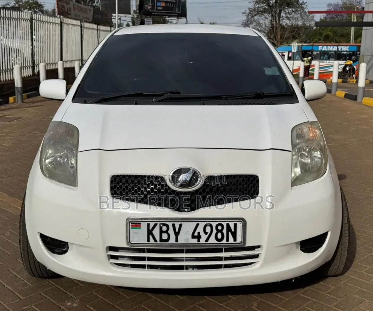 Toyota Vitz 2007 White
