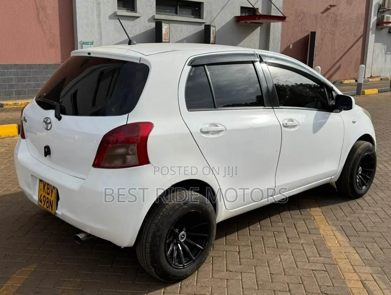 Toyota Vitz 2007 White
