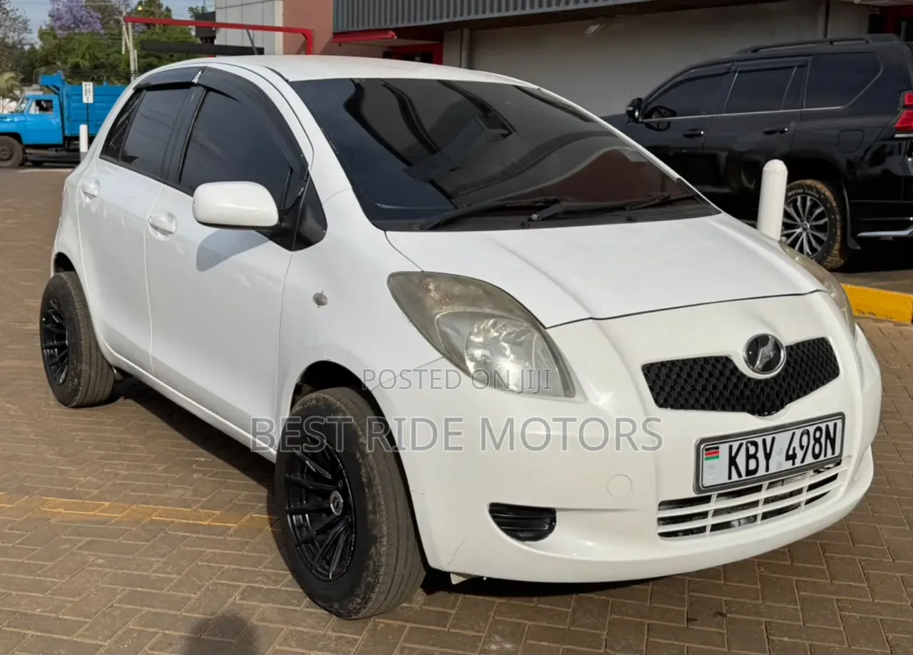 Toyota Vitz 2007 White