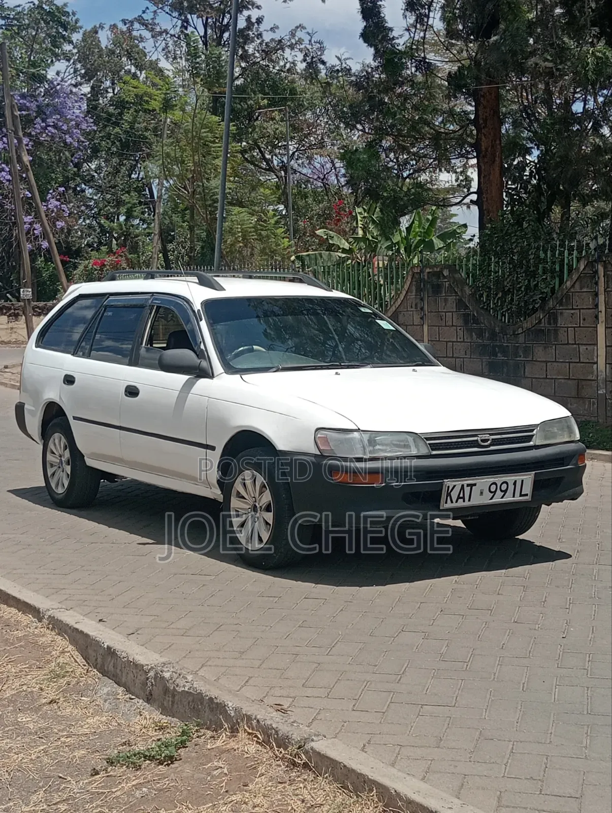 Toyota Corolla 2000 White