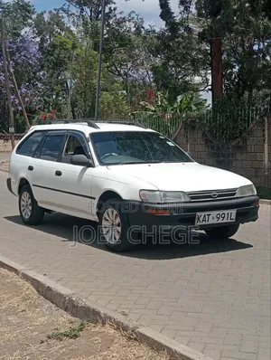 Toyota Corolla 2000 White