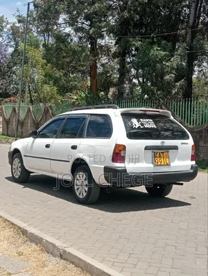 Toyota Corolla 2000 White