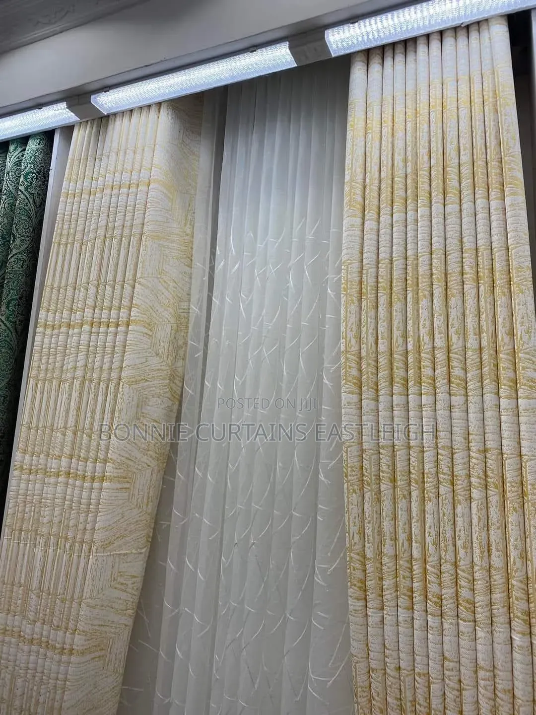 Yellow Light High Quality and Sheers With Rings