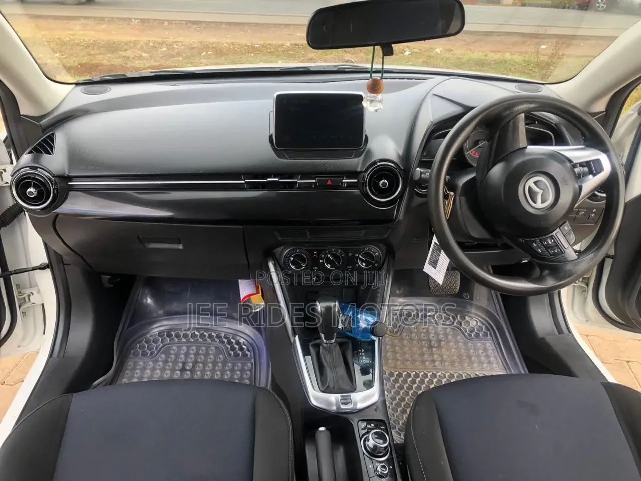 Mazda Demio 2015 Off white
