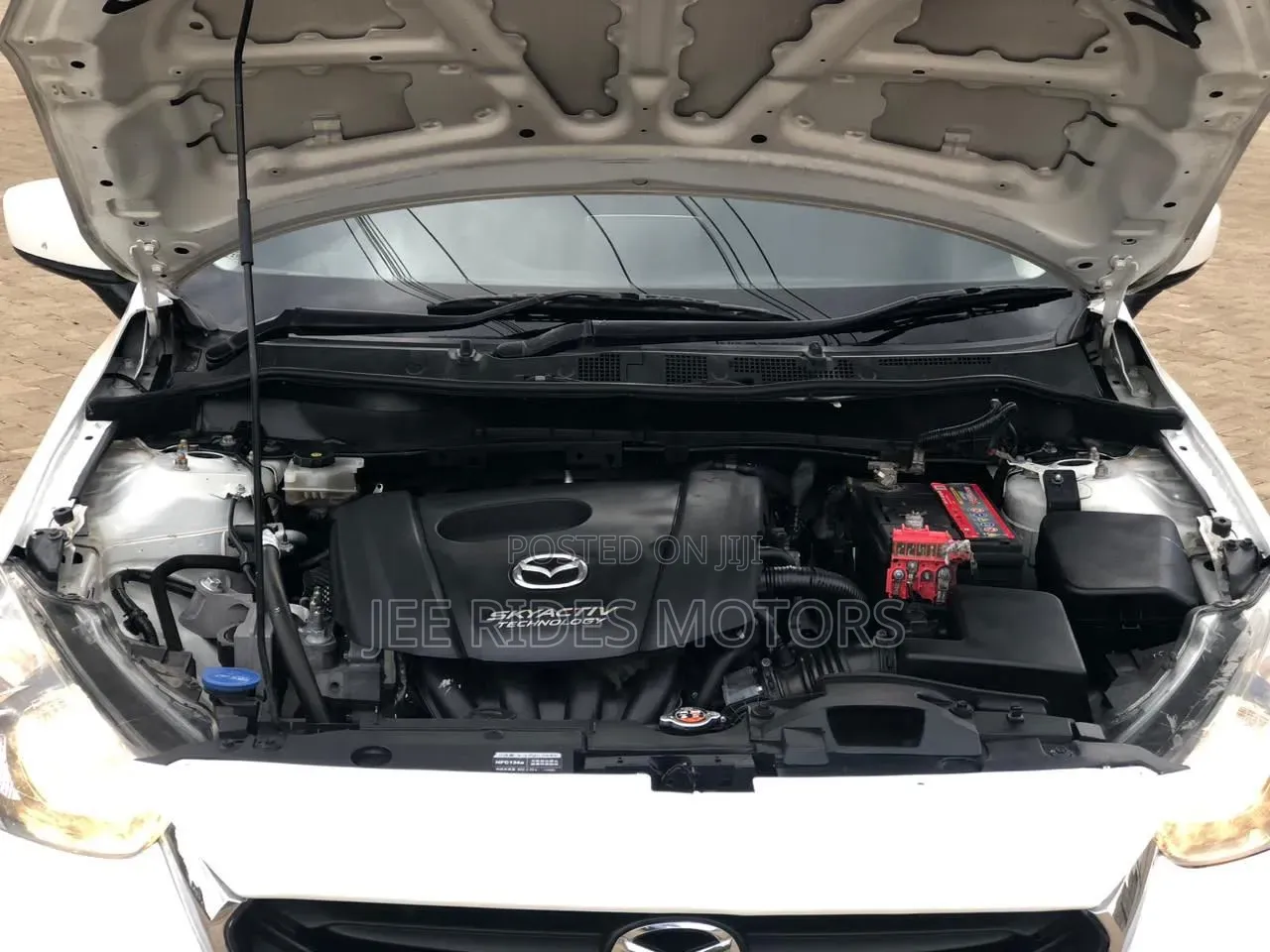 Mazda Demio 2015 Off white