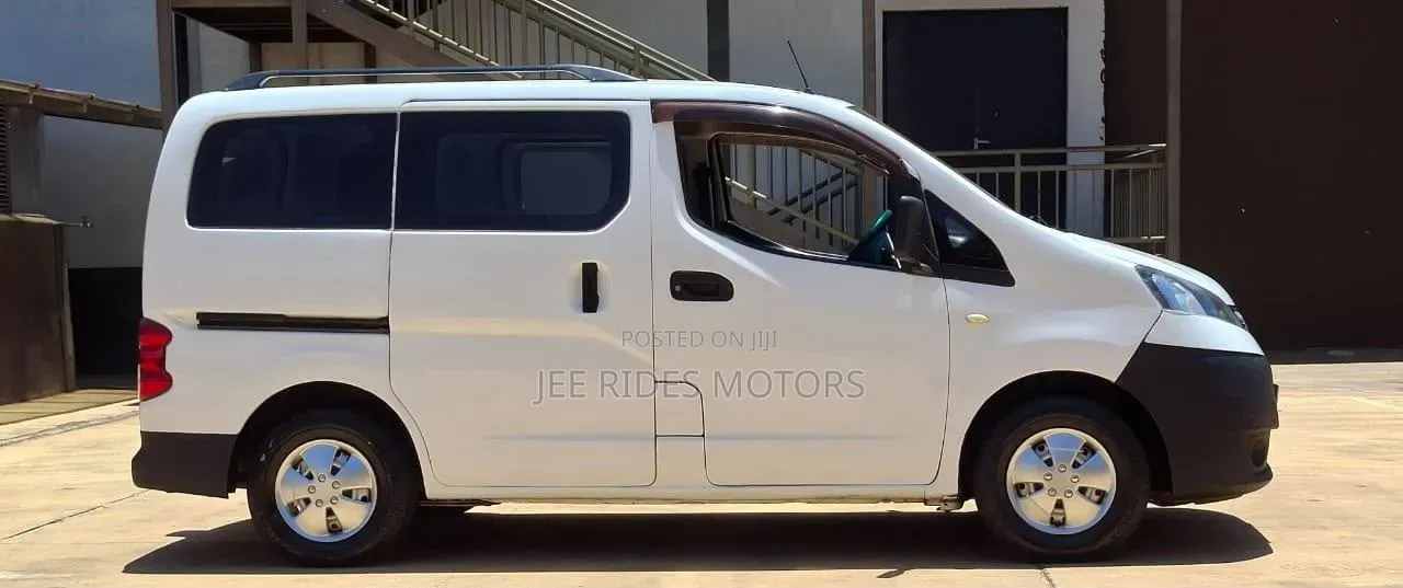 Nissan NV200 2012 White