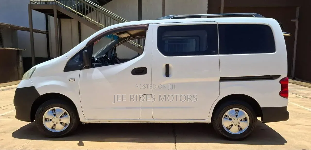 Nissan NV200 2012 White