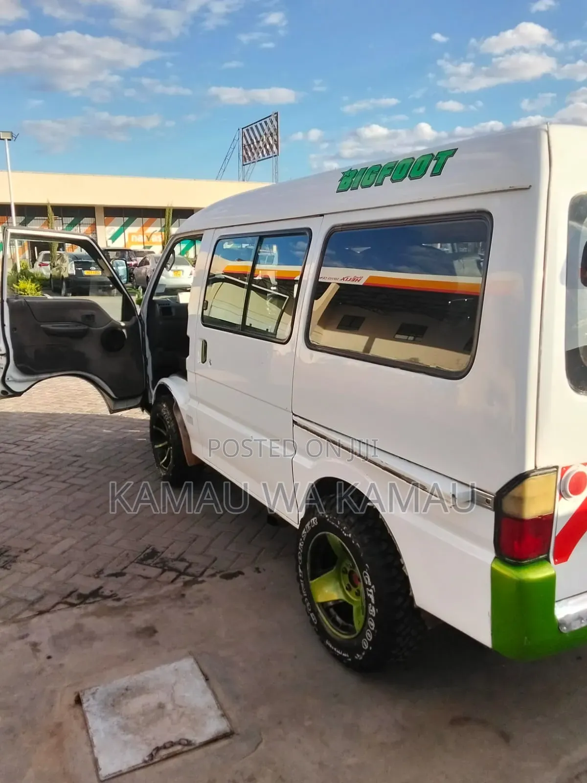 Clean 10-Seater Van / Minivan for Hire With Driver