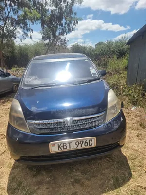 Toyota ISIS 2.0 G 4WD 2007 Blue