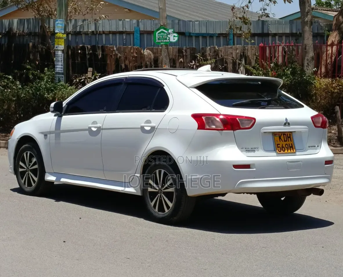 Mitsubishi Galant 2015 White