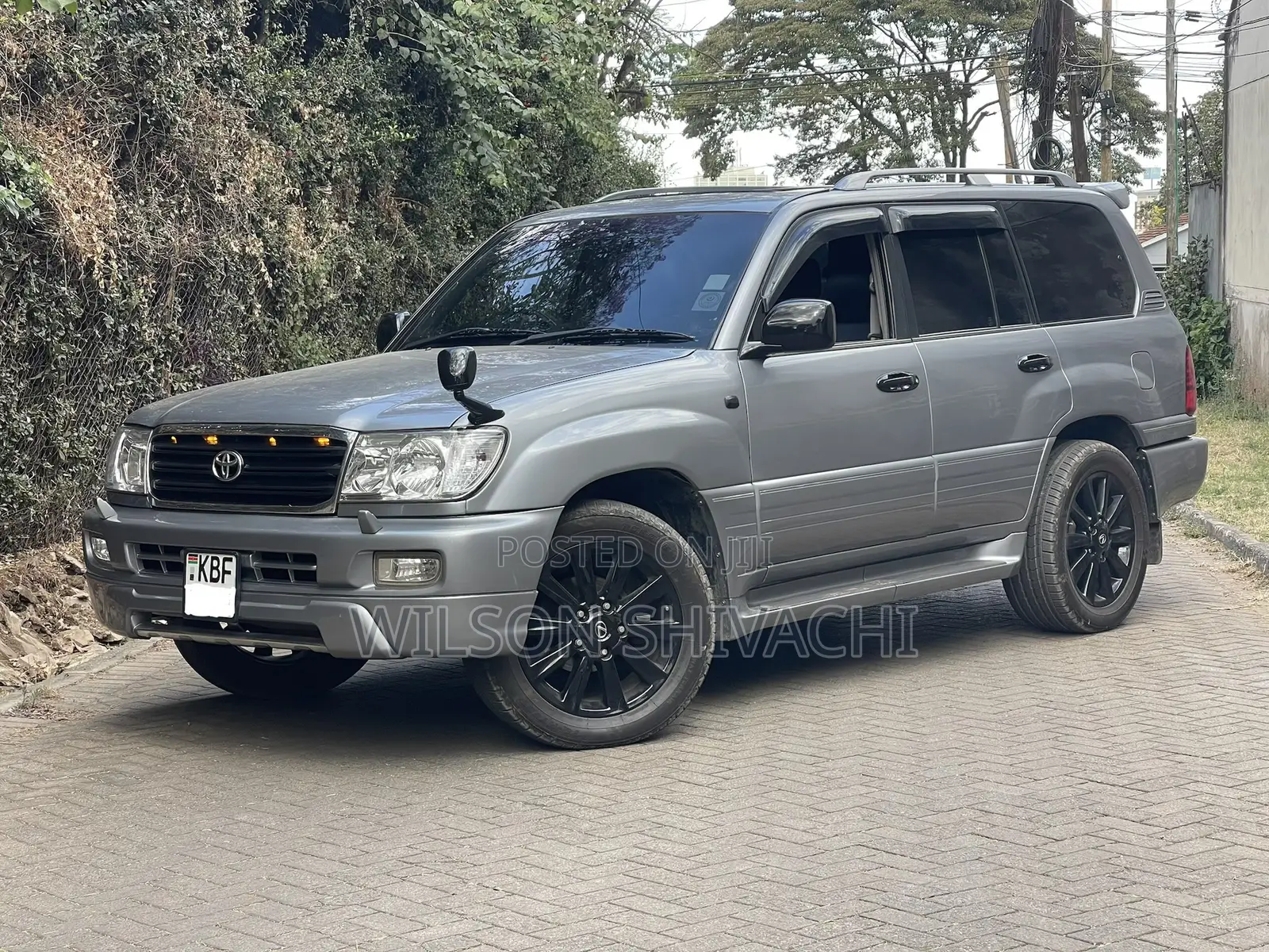 Toyota Land Cruiser 2005 Silver