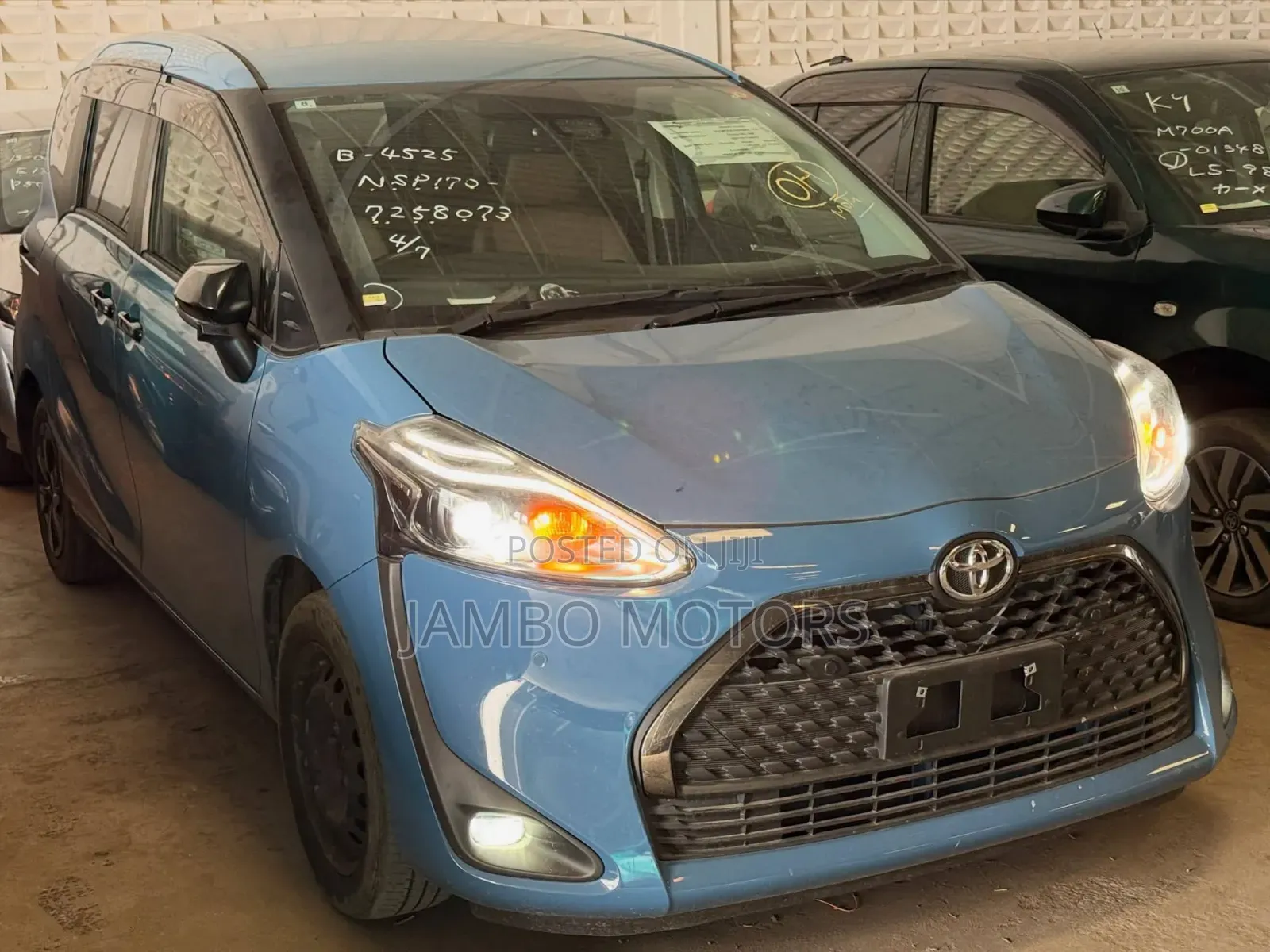 Toyota Sienta 1.5 FWD 2021 Blue