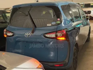 Toyota Sienta 1.5 FWD 2021 Blue