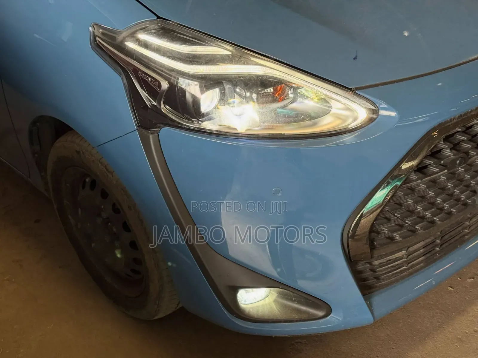 Toyota Sienta 1.5 FWD 2021 Blue