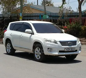 Toyota Vanguard 2010 White