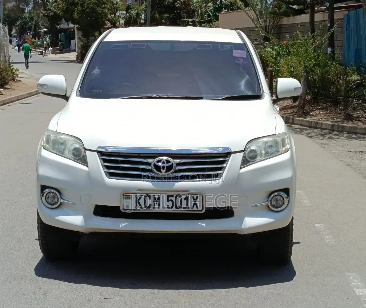 Toyota Vanguard 2010 White