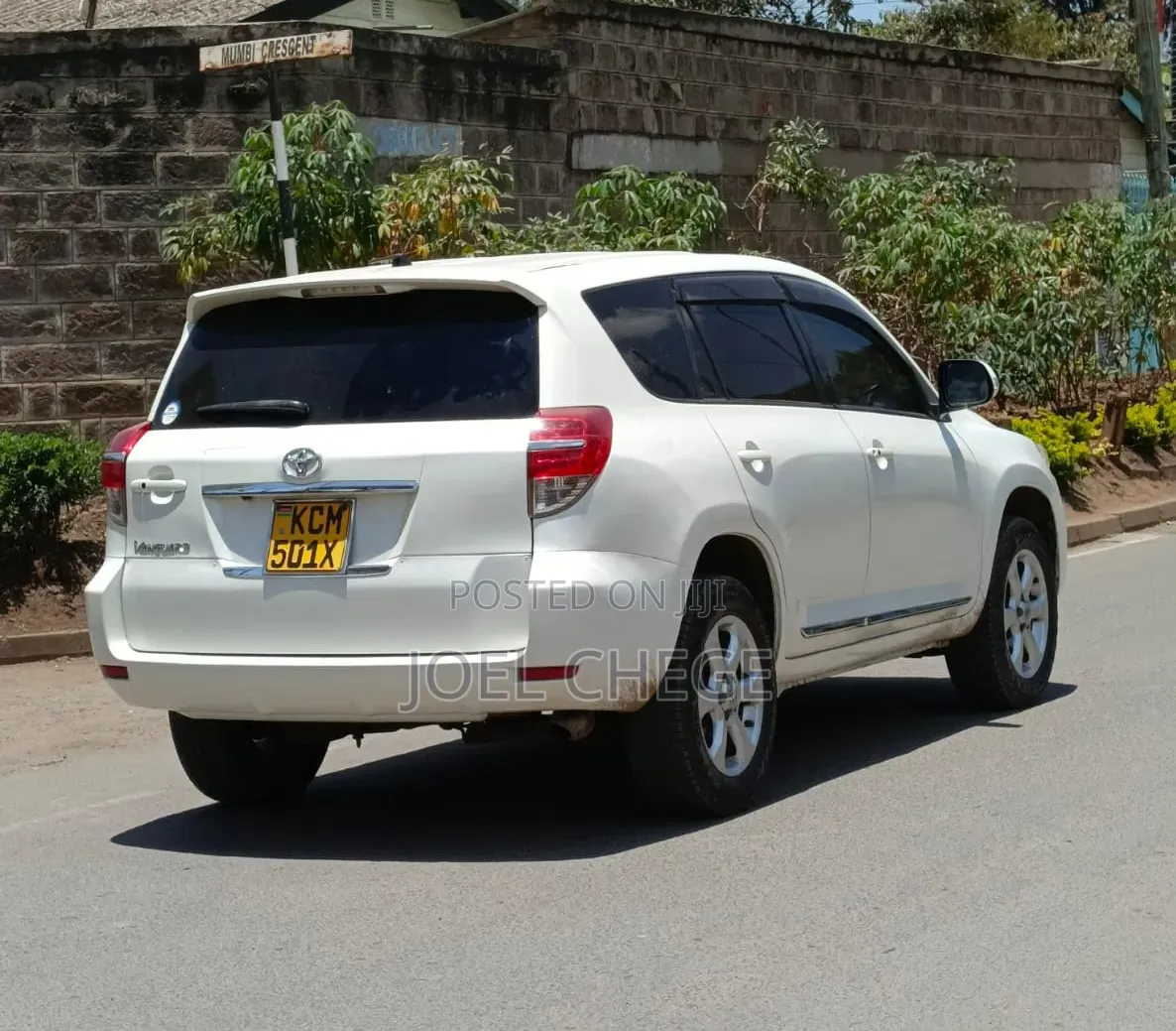 Toyota Vanguard 2010 White