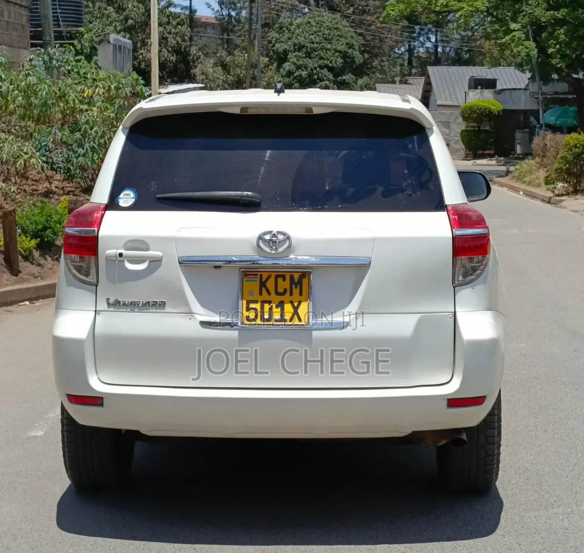 Toyota Vanguard 2010 White